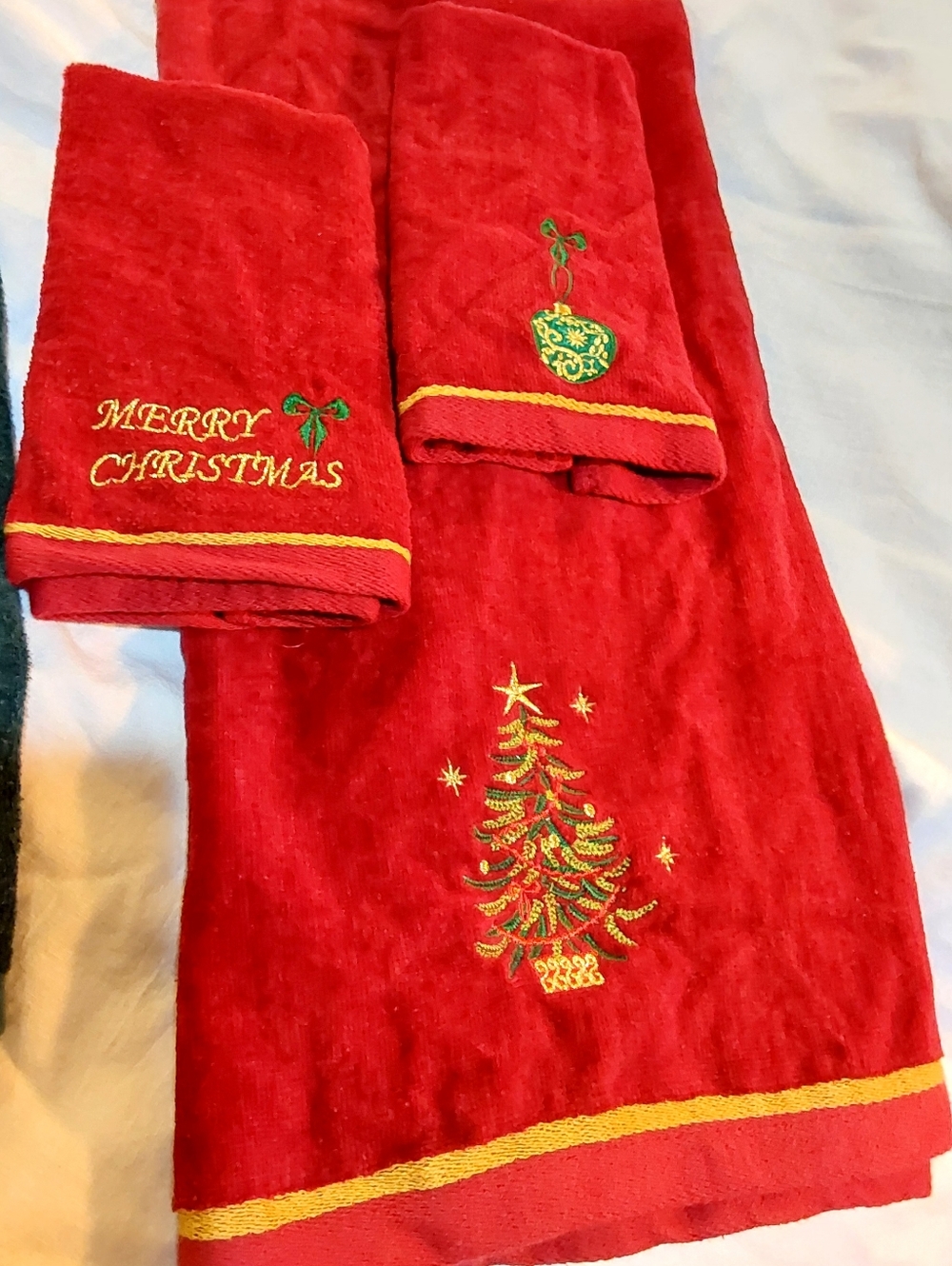 Vintage Red Merry Christmas Embroidered Hand Towel Set Plus 2 Face Towel